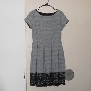 Eliza J dress black and white with lace bottom size 4 zip back lined